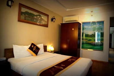 Deluxe-Doppelzimmer mit Balkon — Saigon Amigo Hotel